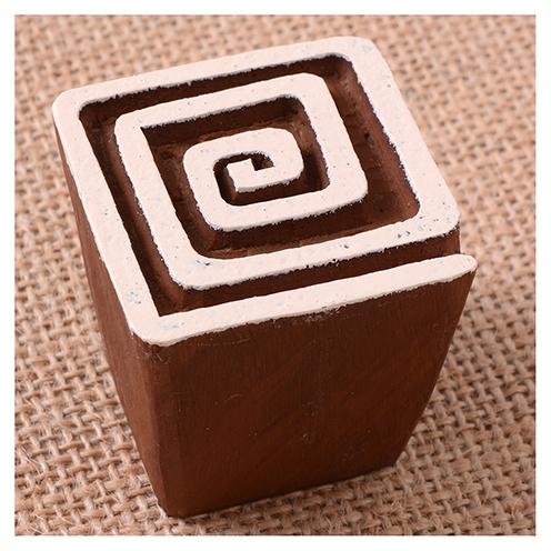 Fabric Creations™ Stempel Small Square Spiral ~ 3,8 x 3,8 cm